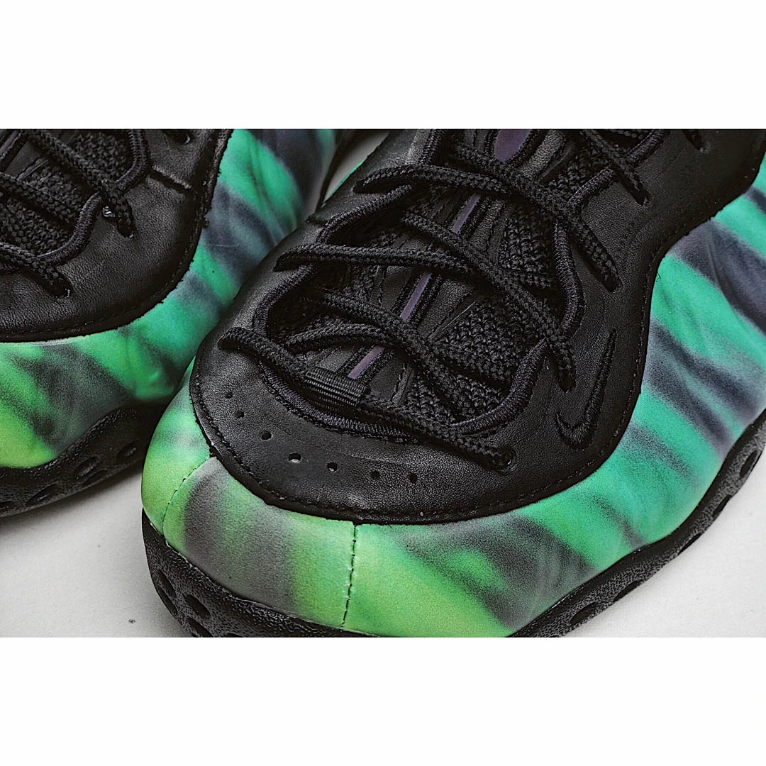 Nike Air Foamposite one Aurora Spray