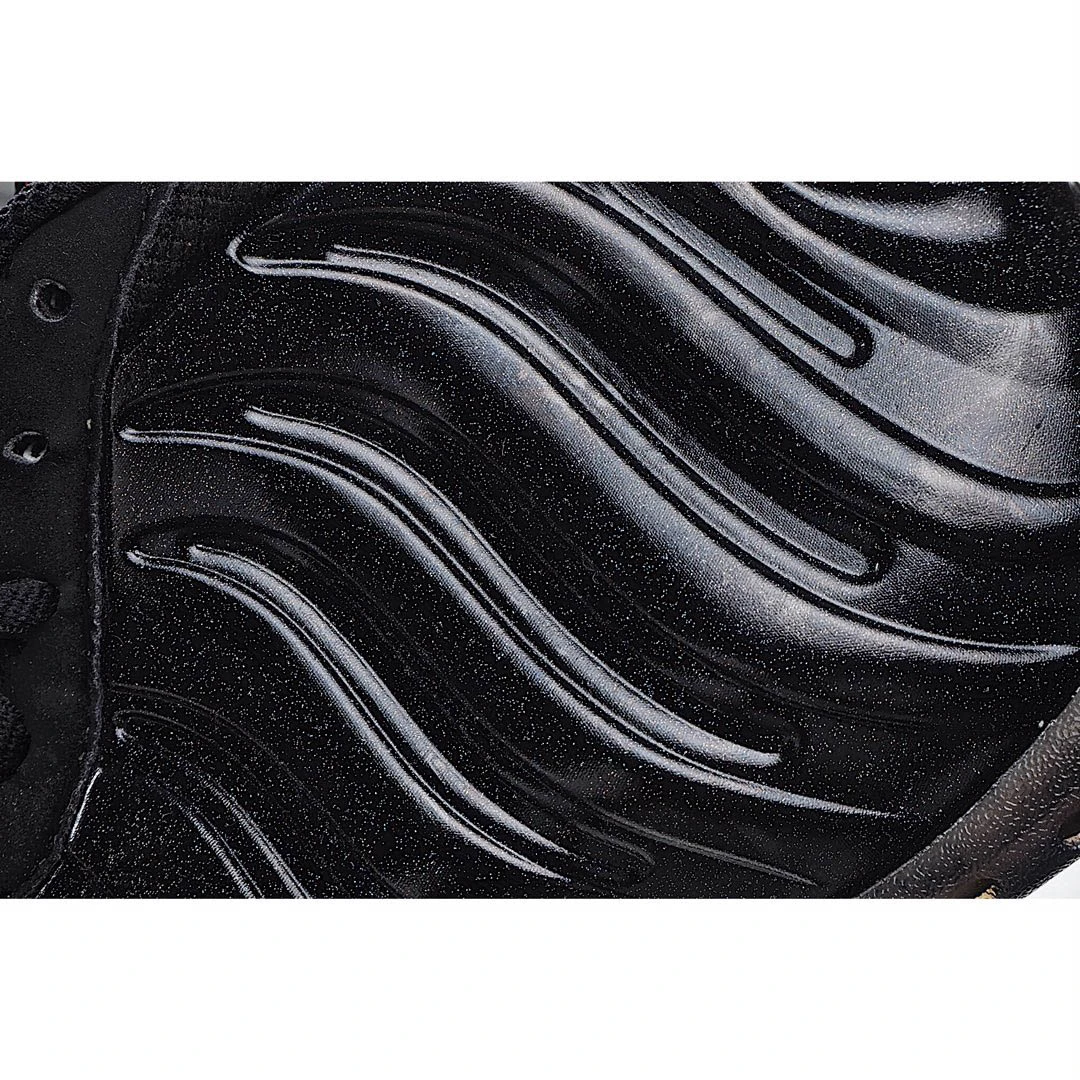 Nike Air Foamposite one Black Dazzling Gold Spray