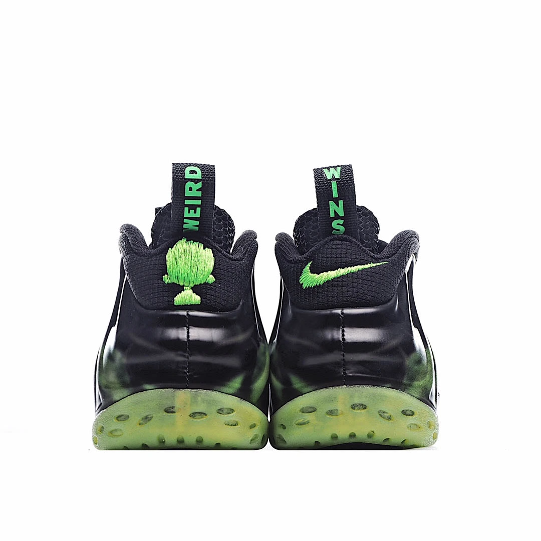 Nike Air Foamposite one psychic spray