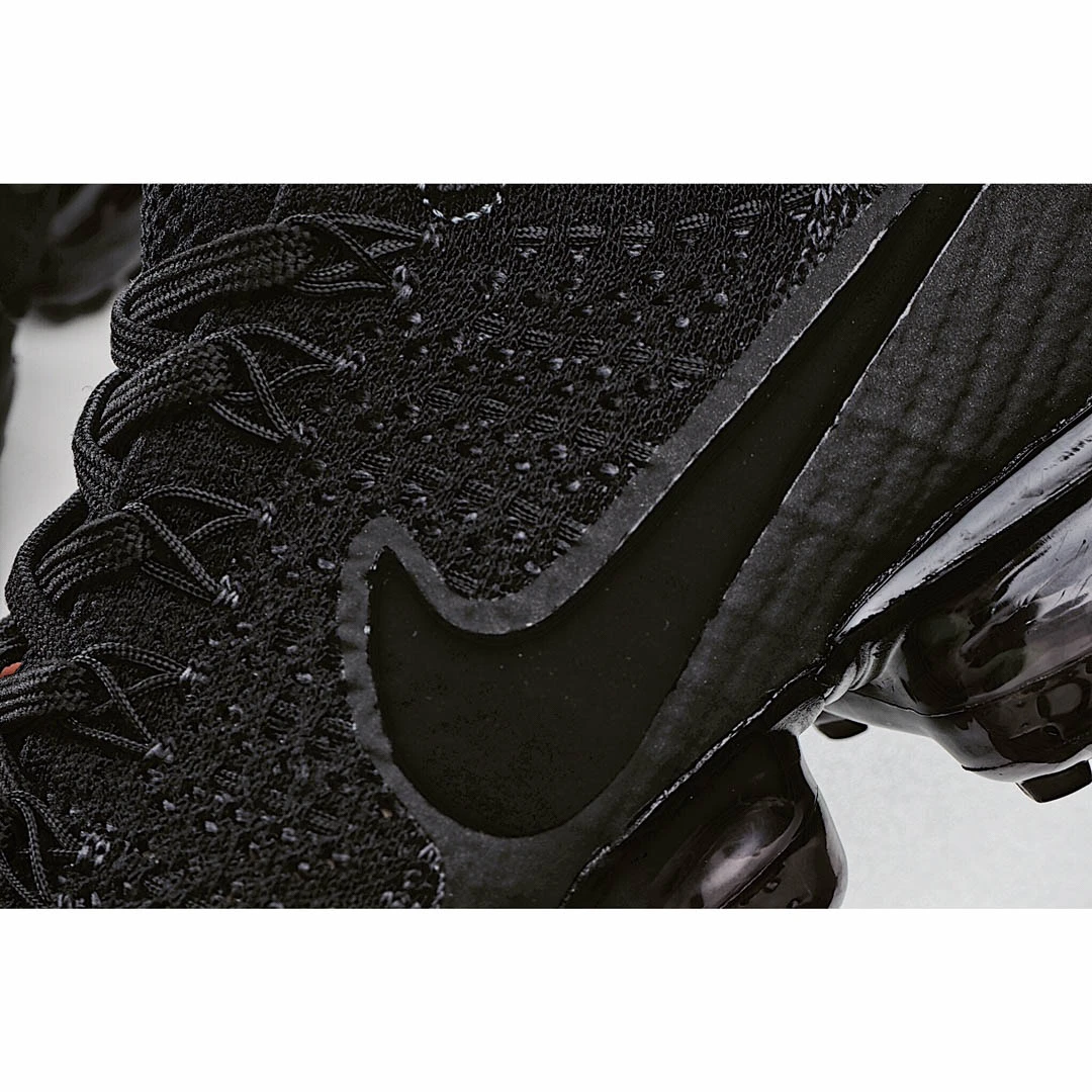 Nike Air VaporMax ‘Triple Black’