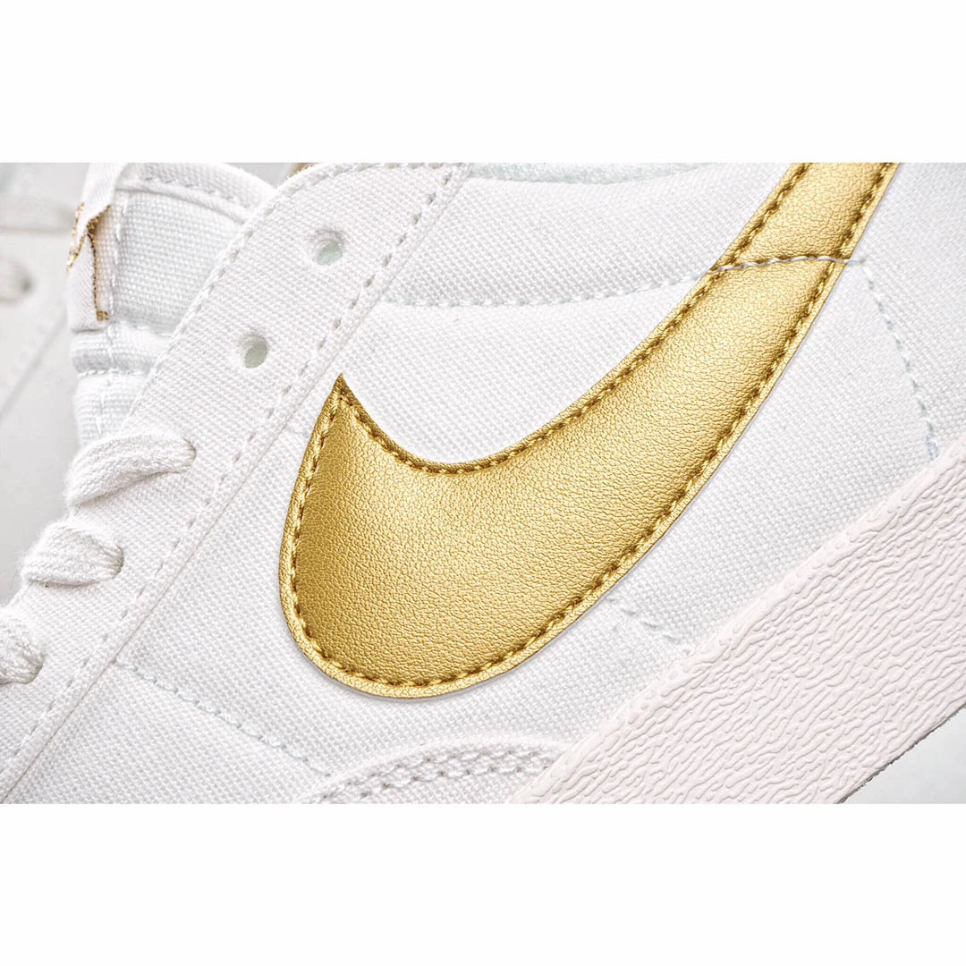 Nike Blazer Low LX Sneakers