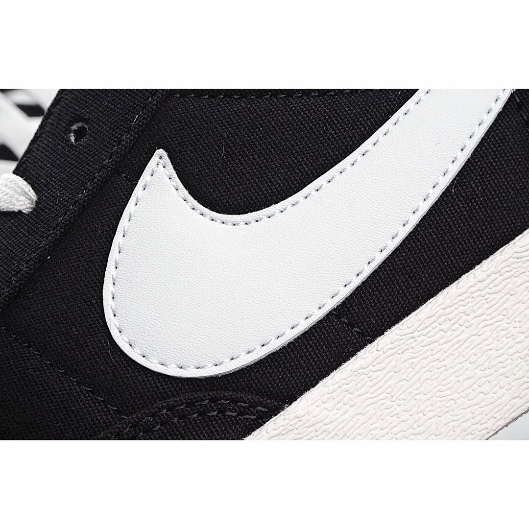 Nike Blazer Low LX Sneakers