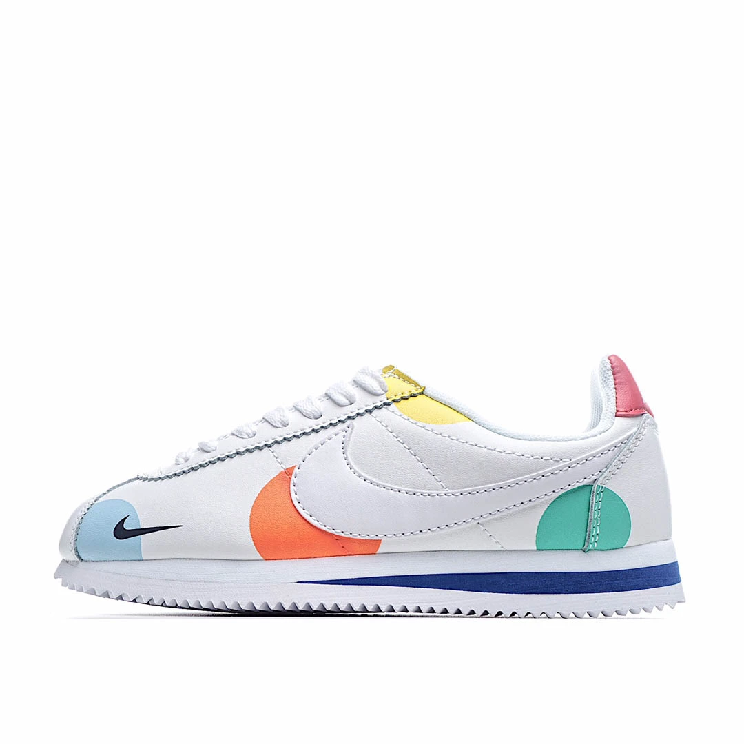 Nike Classic Cortez Leather Running Shoe