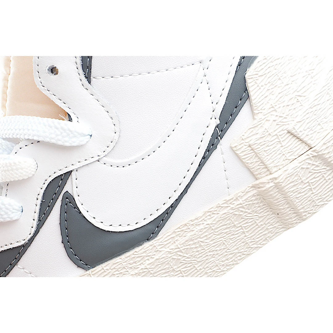 Nike Sacai x Blazer Mid ‘White Grey’