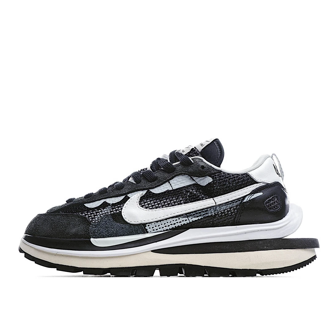 Nike Sacai x VaporWaffle ‘Black White’