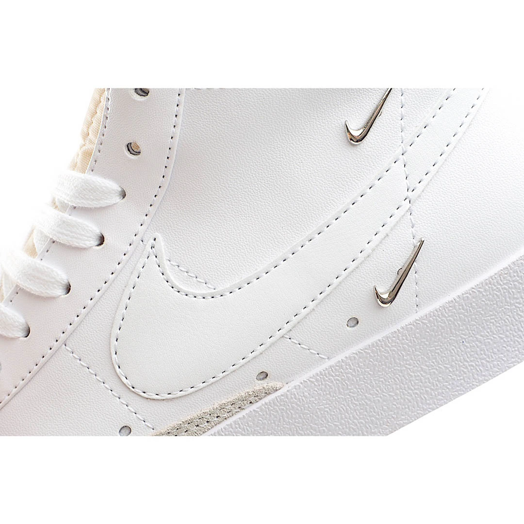 Nike Wmns Blazer Mid ’77 SE ‘Sisterhood – White Metallic Silver’