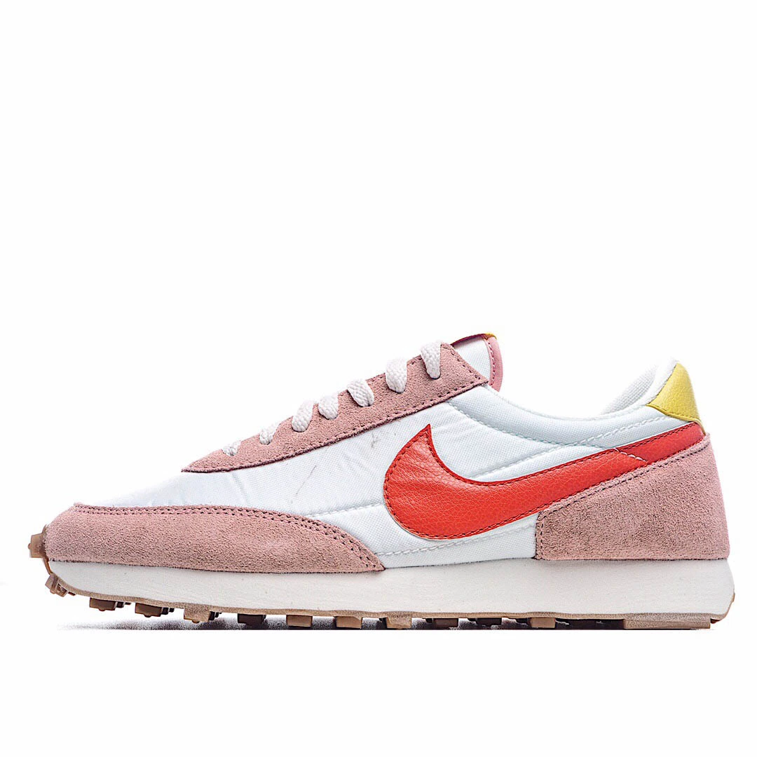 Nike Wmns Daybreak ‘Coral Stardust’