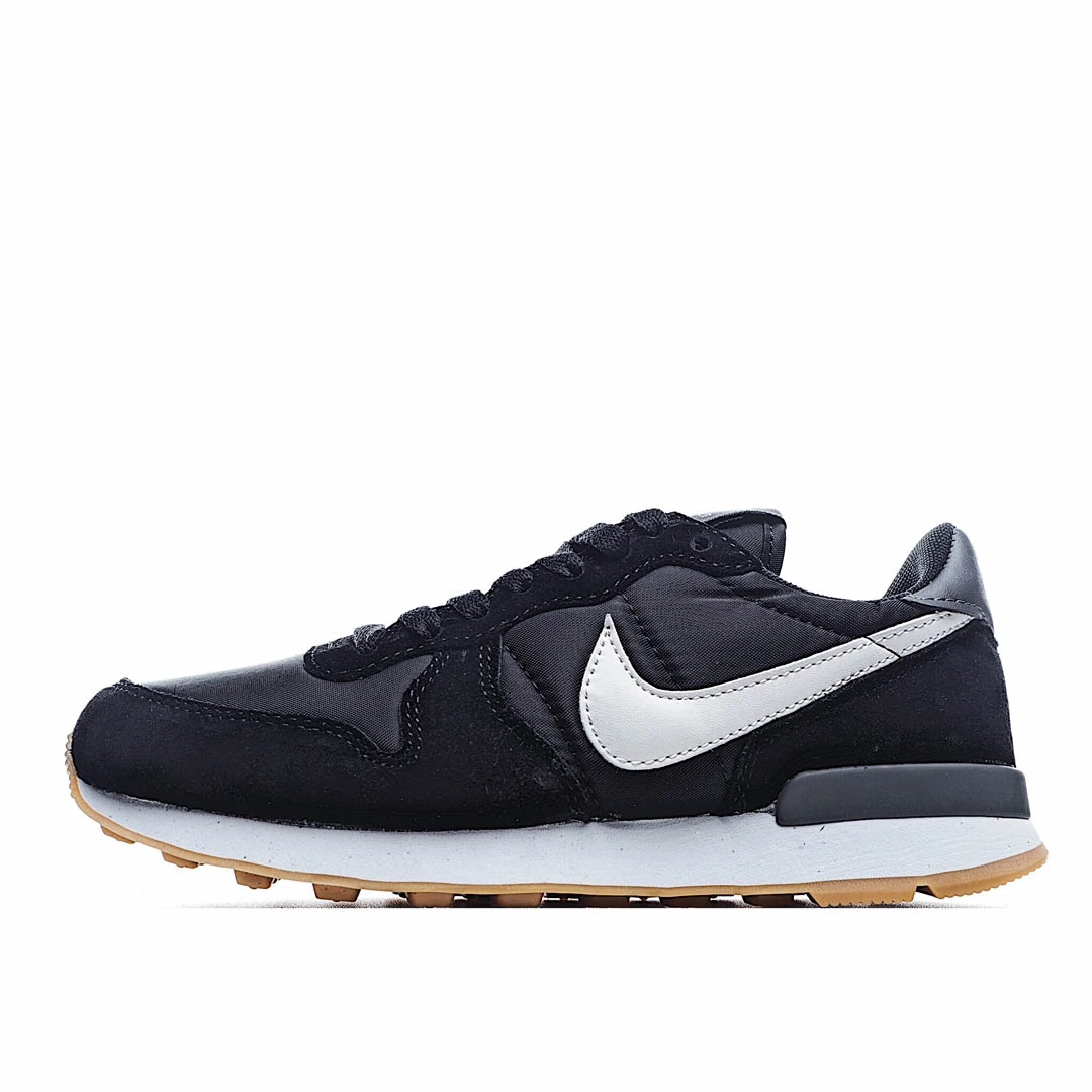 Wmns Internationalist ‘Black Gum’