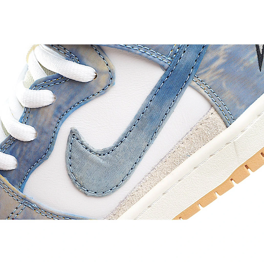 Carpet Company x Nike SB Dunk High SB Sneakers White & Blue