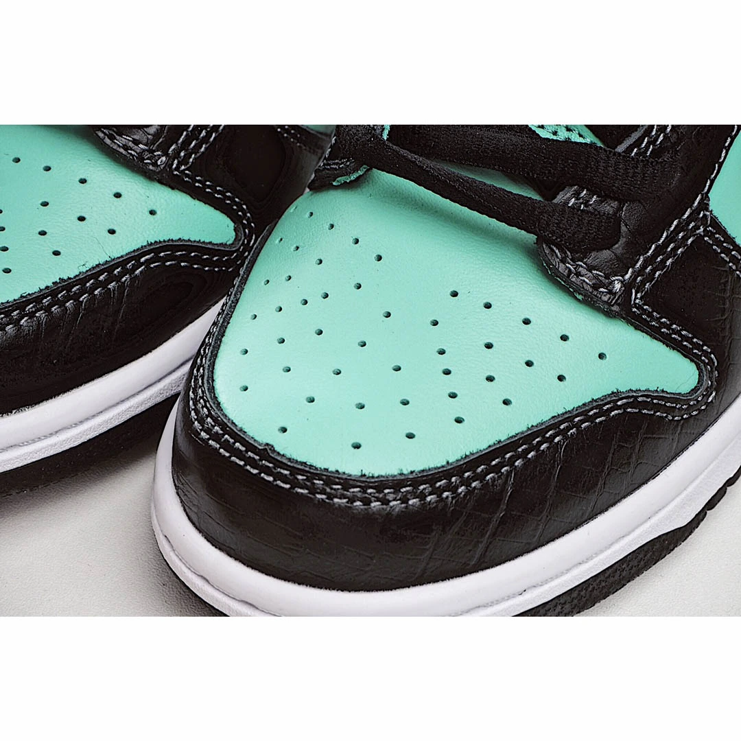 Diamond Supply Co. X Nike SB Dunk Low Pro Tiffany