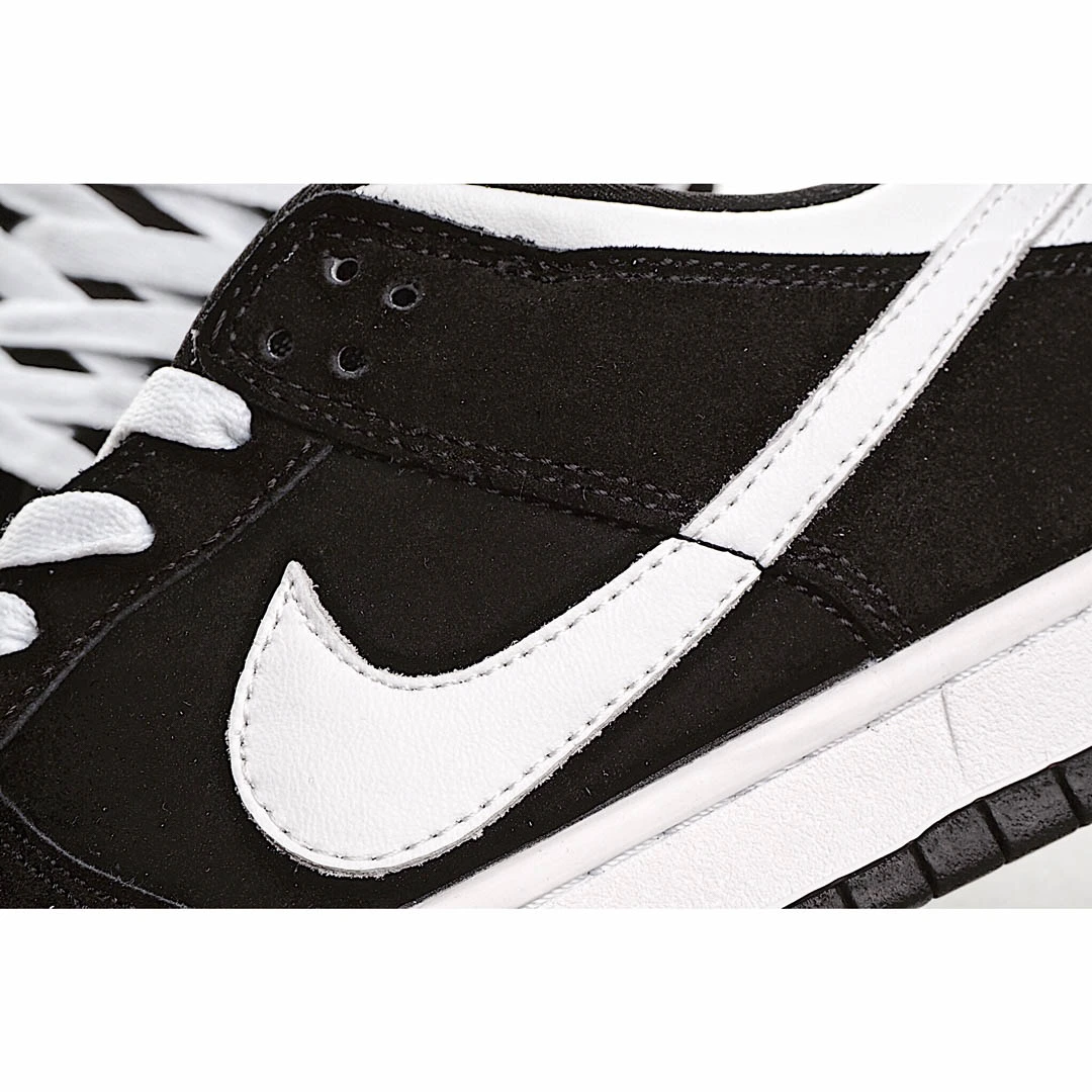 Nike Dunk Low Black White