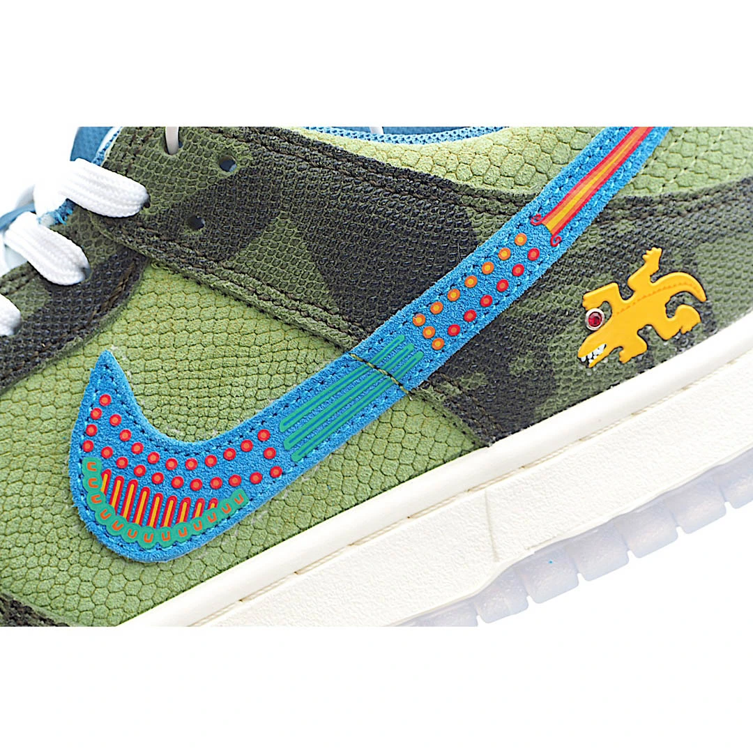 Nike Dunk Low Siempre Familia Low Top Blue