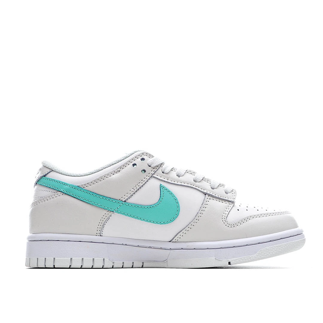 Nike Dunk SB Low Sneakers