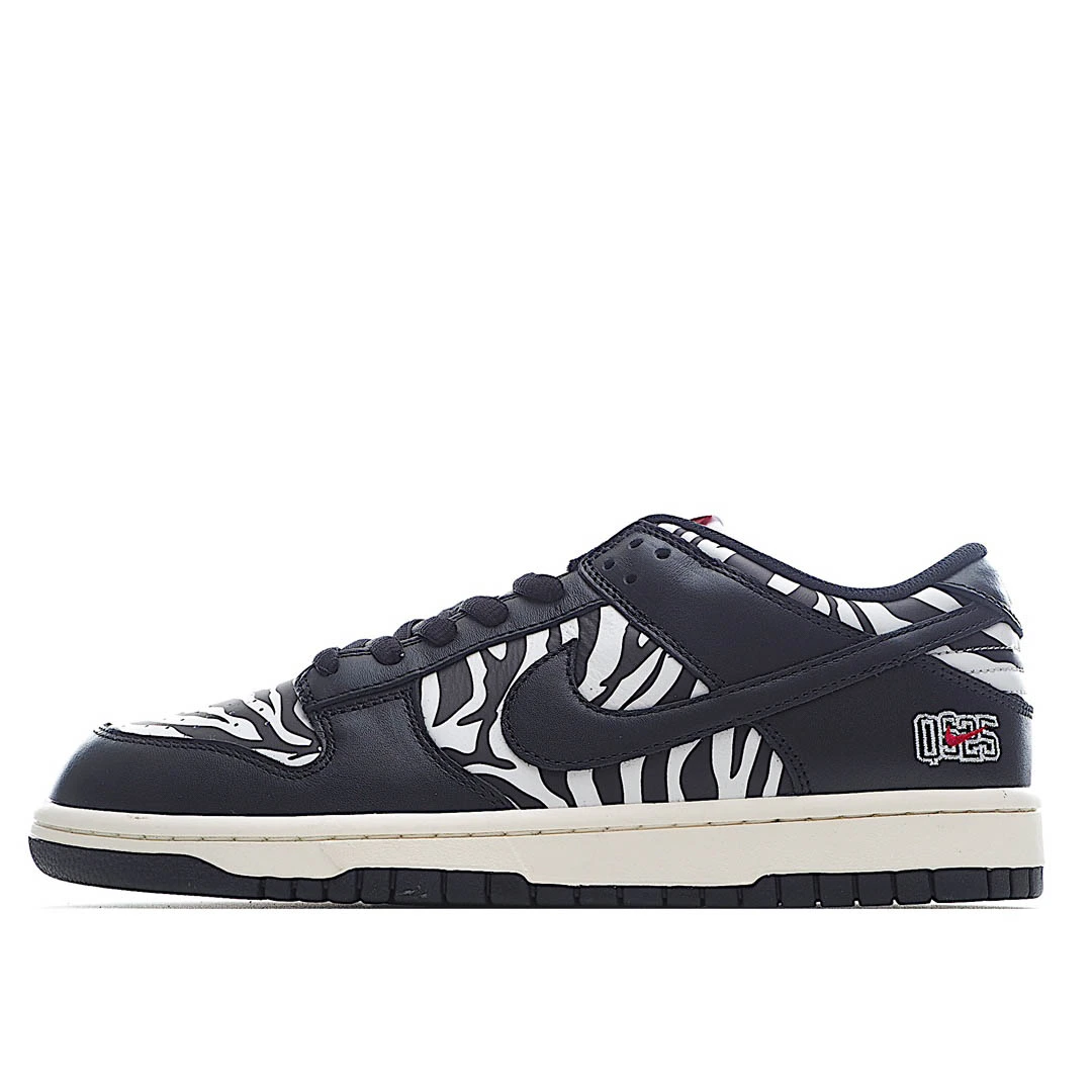 Nike Quartersnacks X Dunk SB Low“Zebra