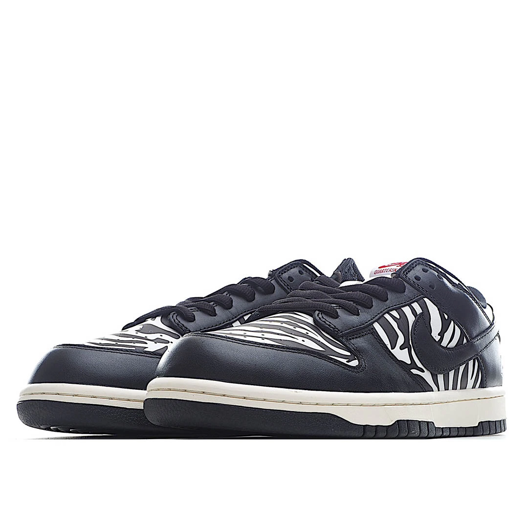 Nike Quartersnacks X Dunk SB Low“Zebra