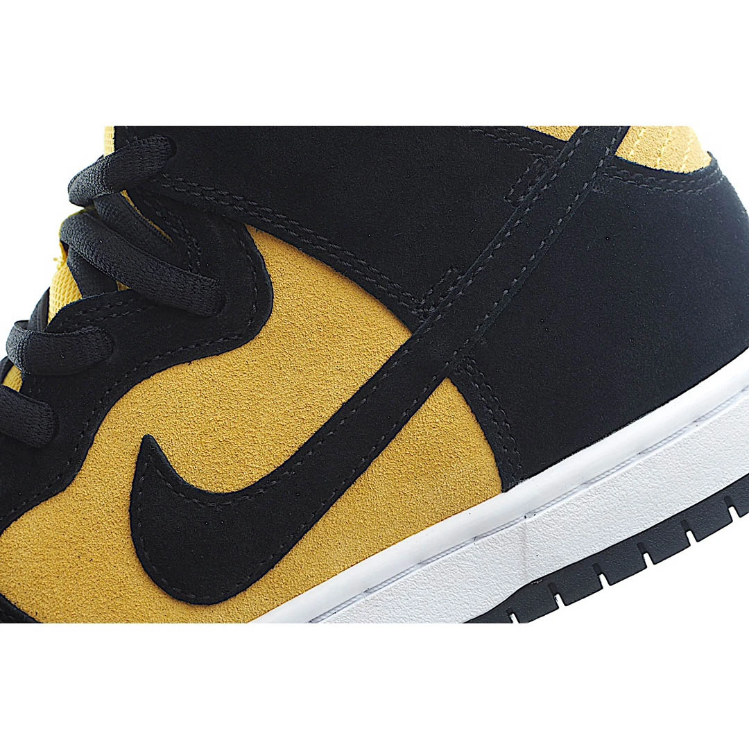 Nike SB Dunk High Reverse Iowa