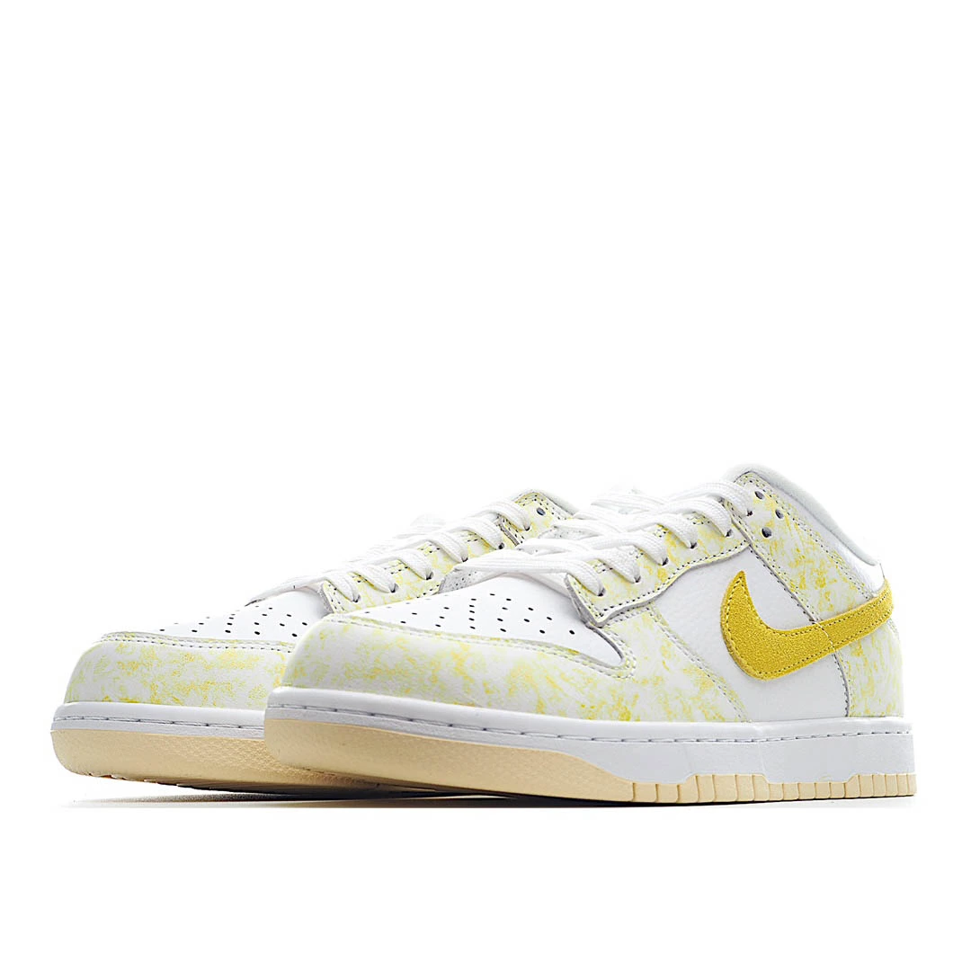 Nike SB Dunk Low GSYellow StrikeY Low Top Sneakers