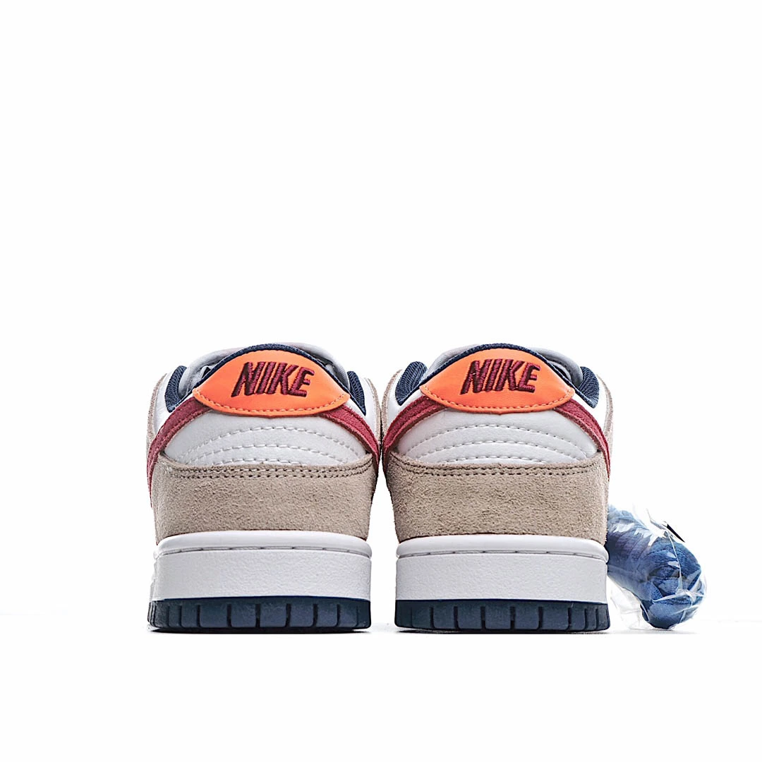 Nike SB Dunk Low Pro Low Top Sneakers