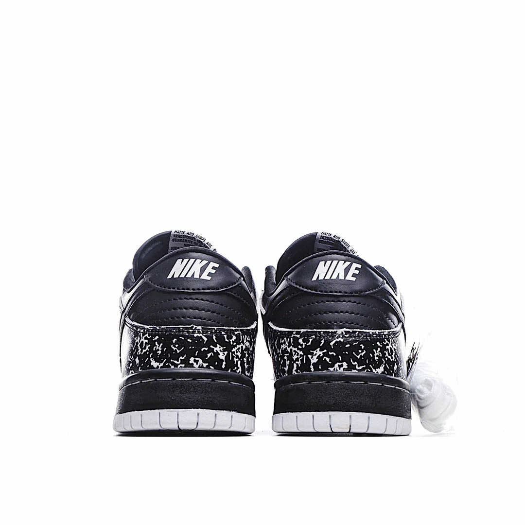 Nike SB Dunk Low Pro Low Top Sneakers