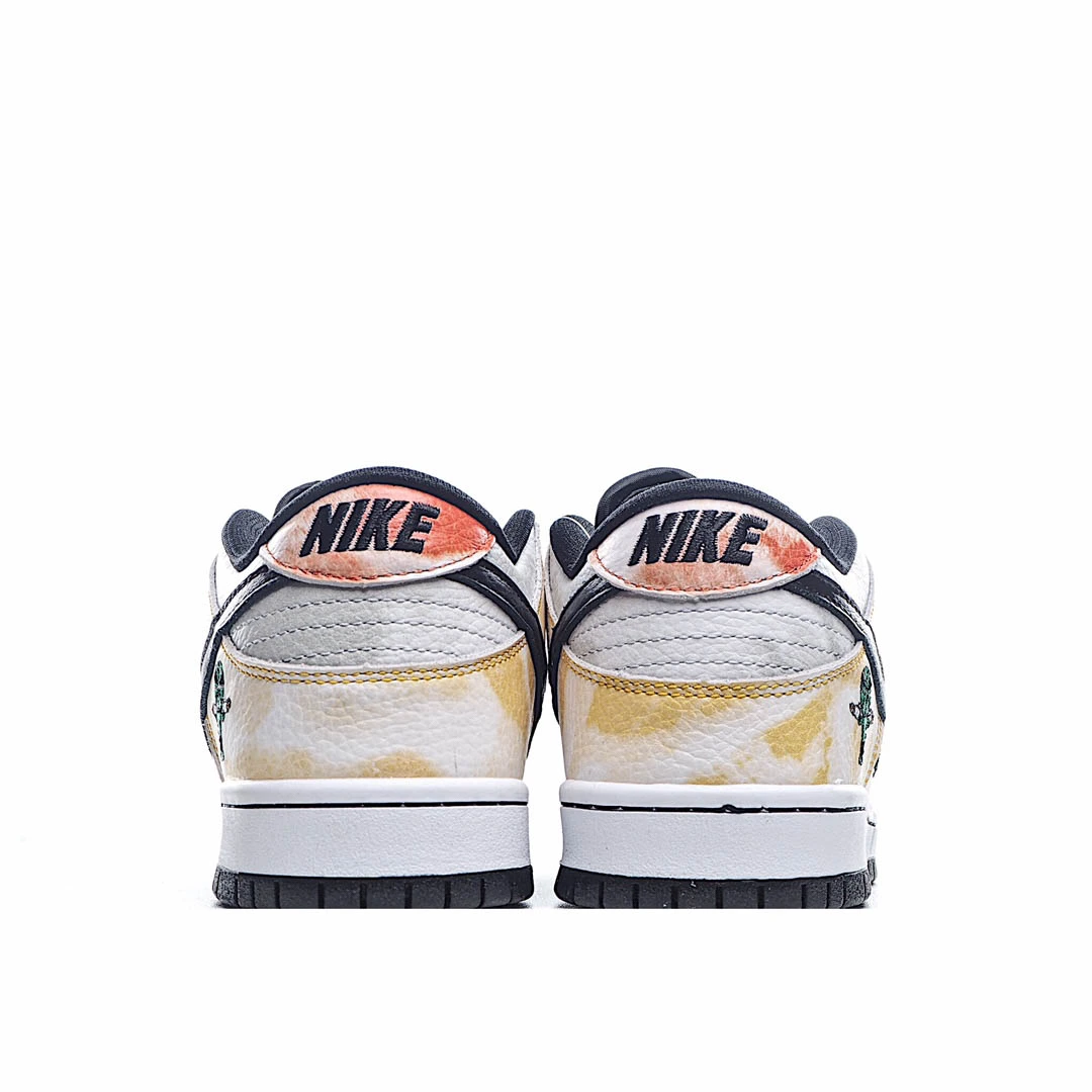 Nike SB Dunk Low “Raygun