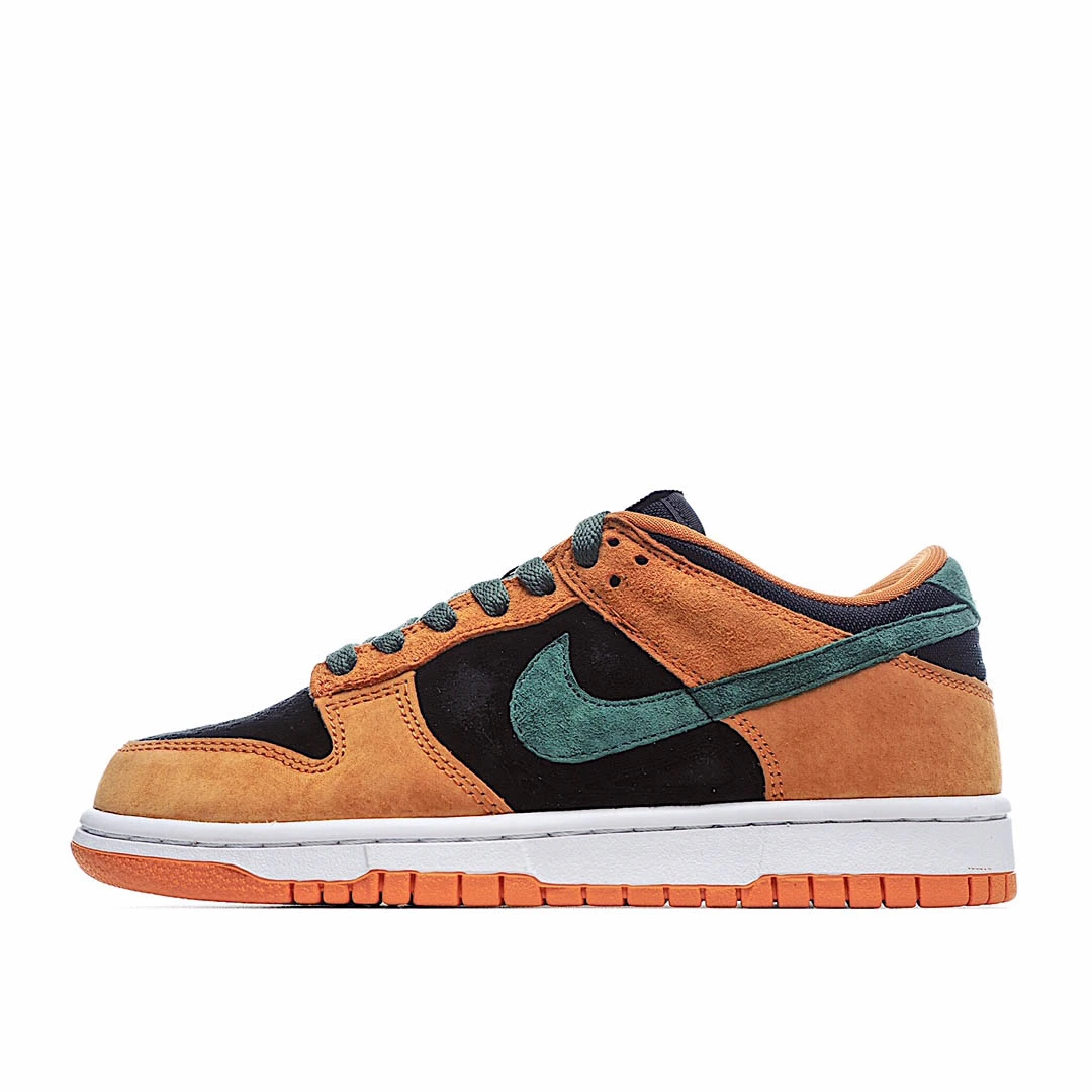 Nike SB Dunk Low SPCeramic Low Top Sneakers