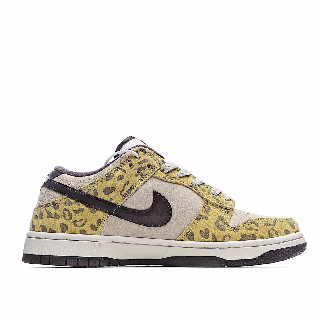 Nike SB Dunk Low Yellow Sneakers