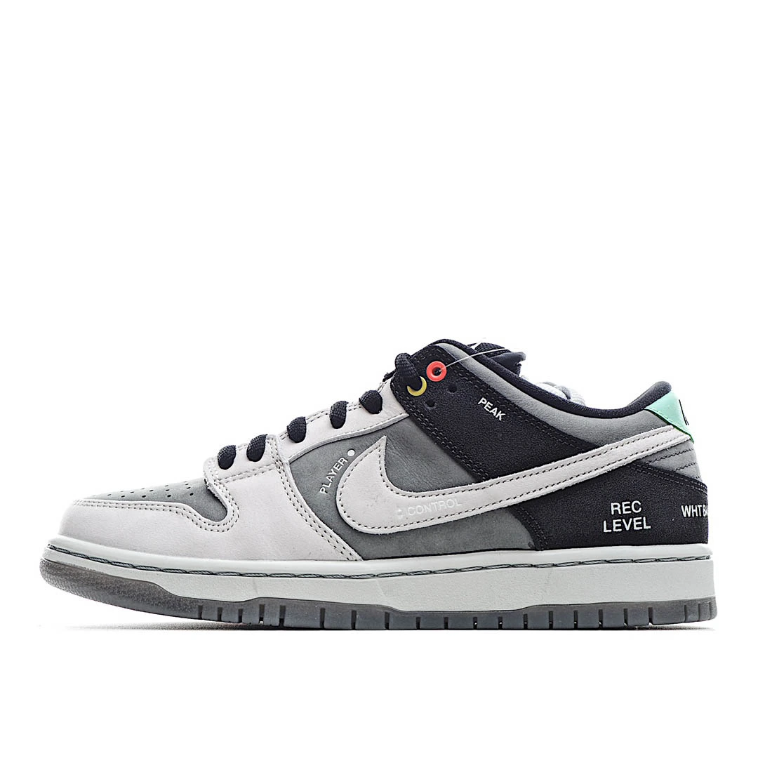 Nike sb dunk VX1000 Comcorder black, white and gray