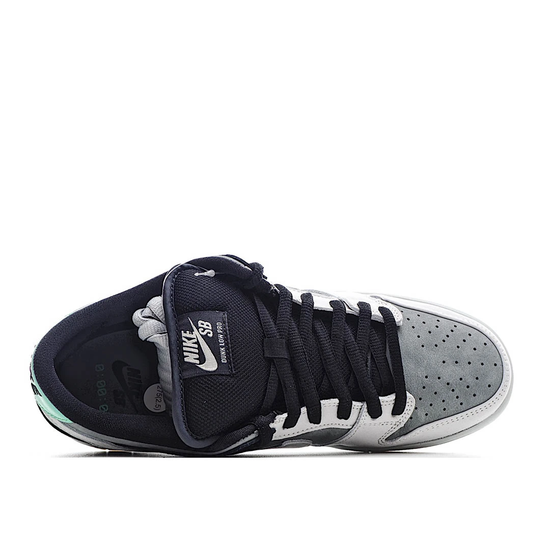 Nike sb dunk VX1000 Comcorder black, white and gray