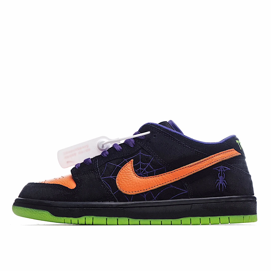 Nike SB DunkNight Of Mischief Low Top Sneakers